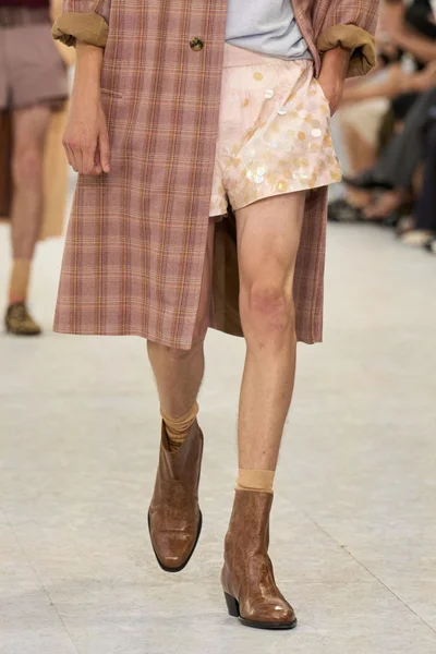Look 29